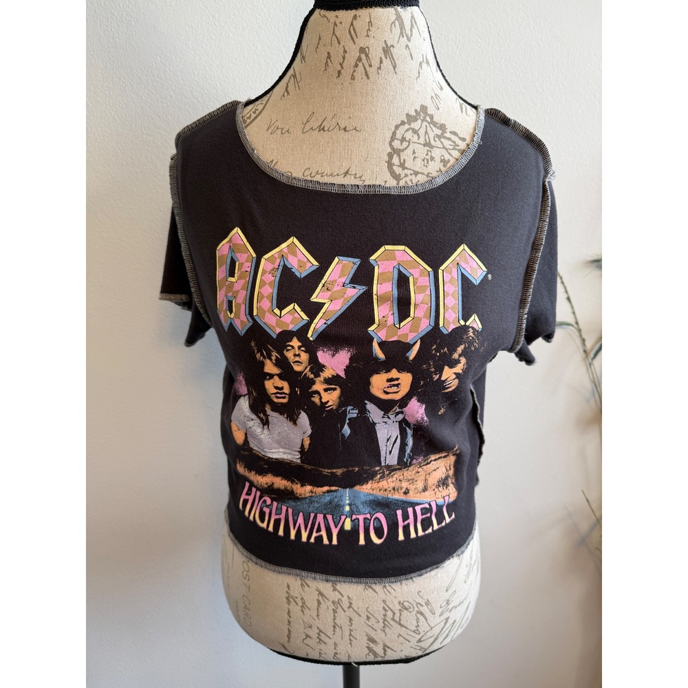 AC/DC Highway‎ to Hell Crop Top Rock Band Graphic T Shirt Womens Large